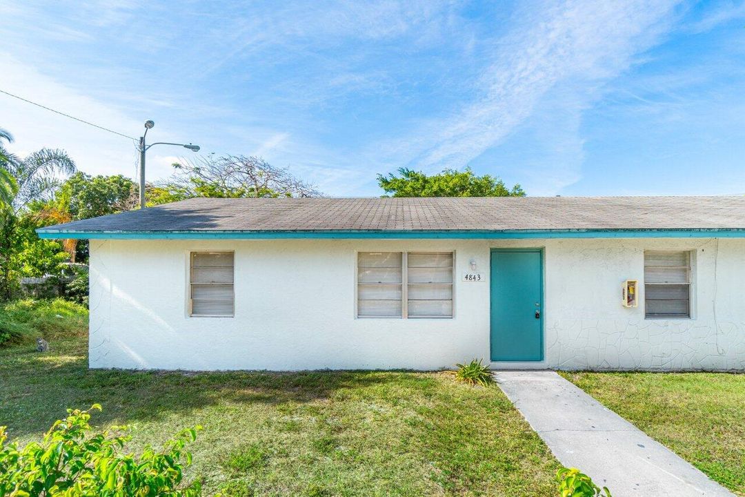 Recently Rented: $2,200 (3 beds, 1 baths, 1050 Square Feet)