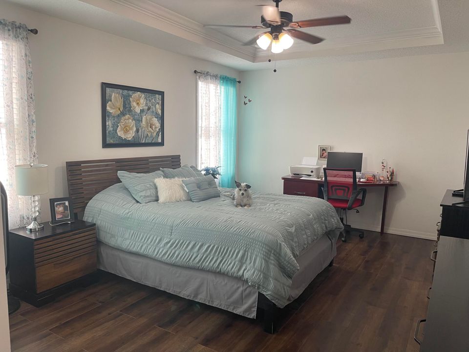 For Sale: $450,000 (4 beds, 2 baths, 1540 Square Feet)