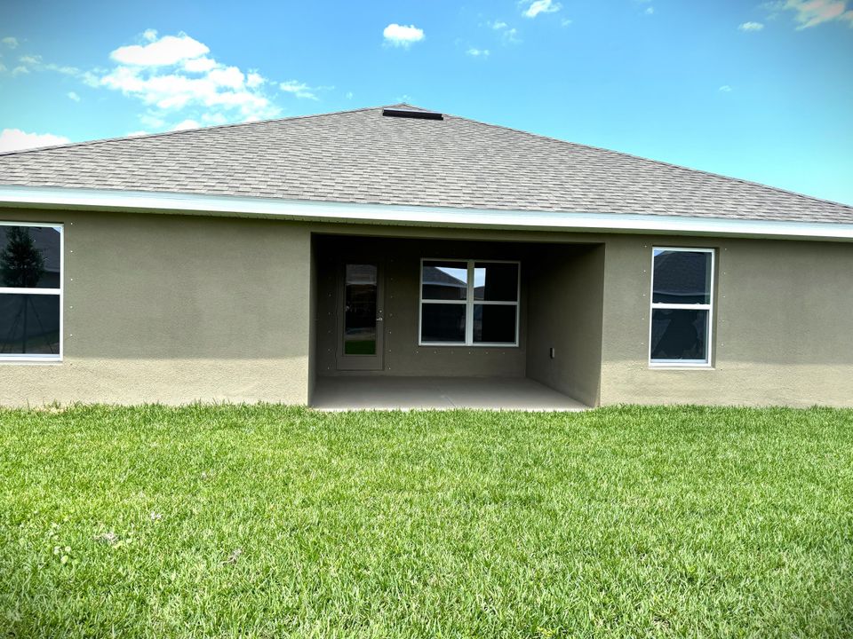 For Sale: $392,400 (4 beds, 2 baths, 1820 Square Feet)