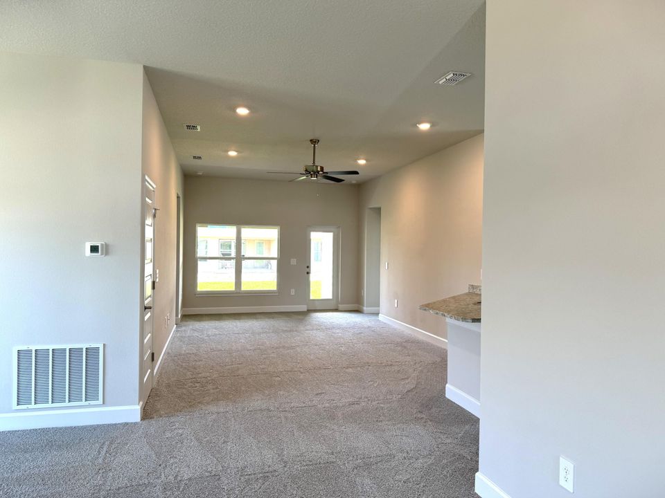 For Sale: $392,400 (4 beds, 2 baths, 1820 Square Feet)