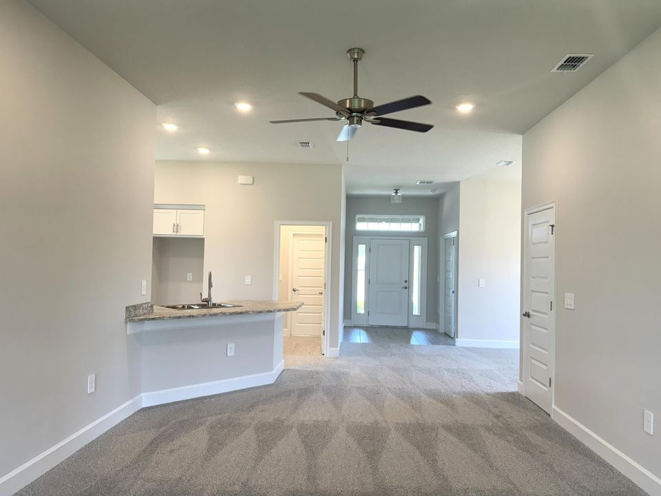 For Sale: $392,400 (4 beds, 2 baths, 1820 Square Feet)