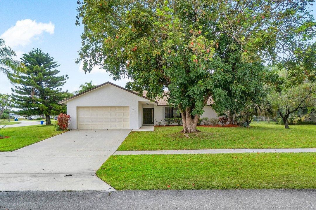 Active With Contract: $545,000 (3 beds, 2 baths, 1714 Square Feet)