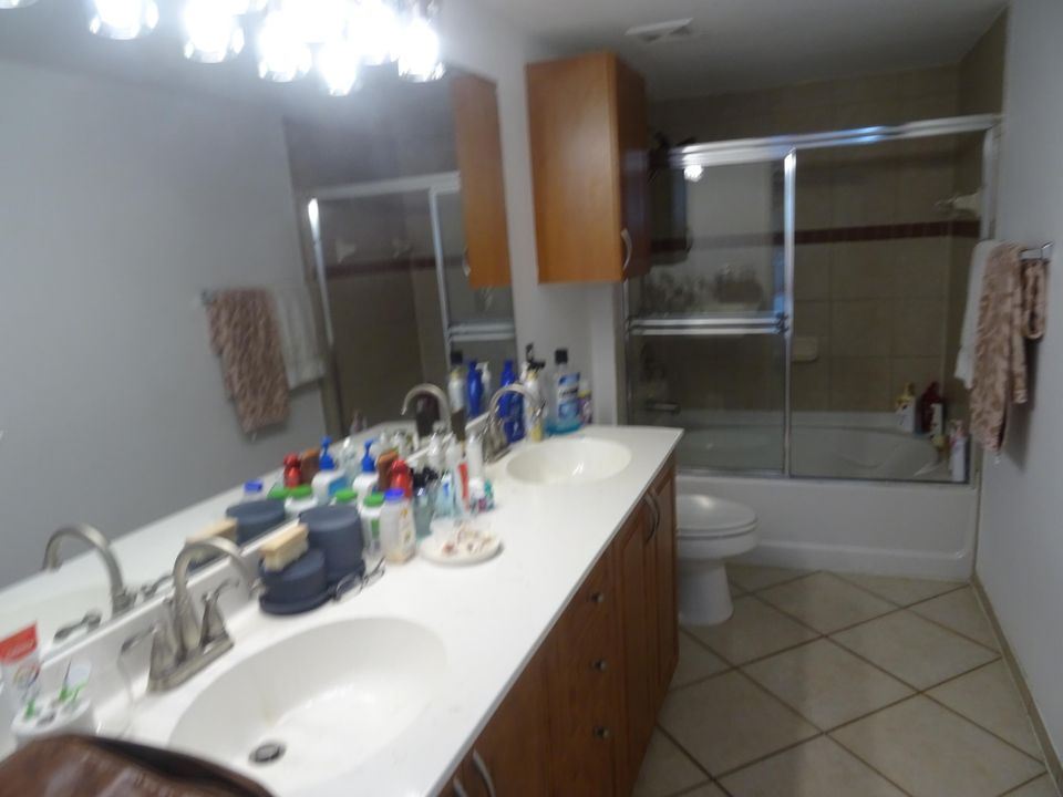 For Sale: $348,000 (3 beds, 2 baths, 1381 Square Feet)