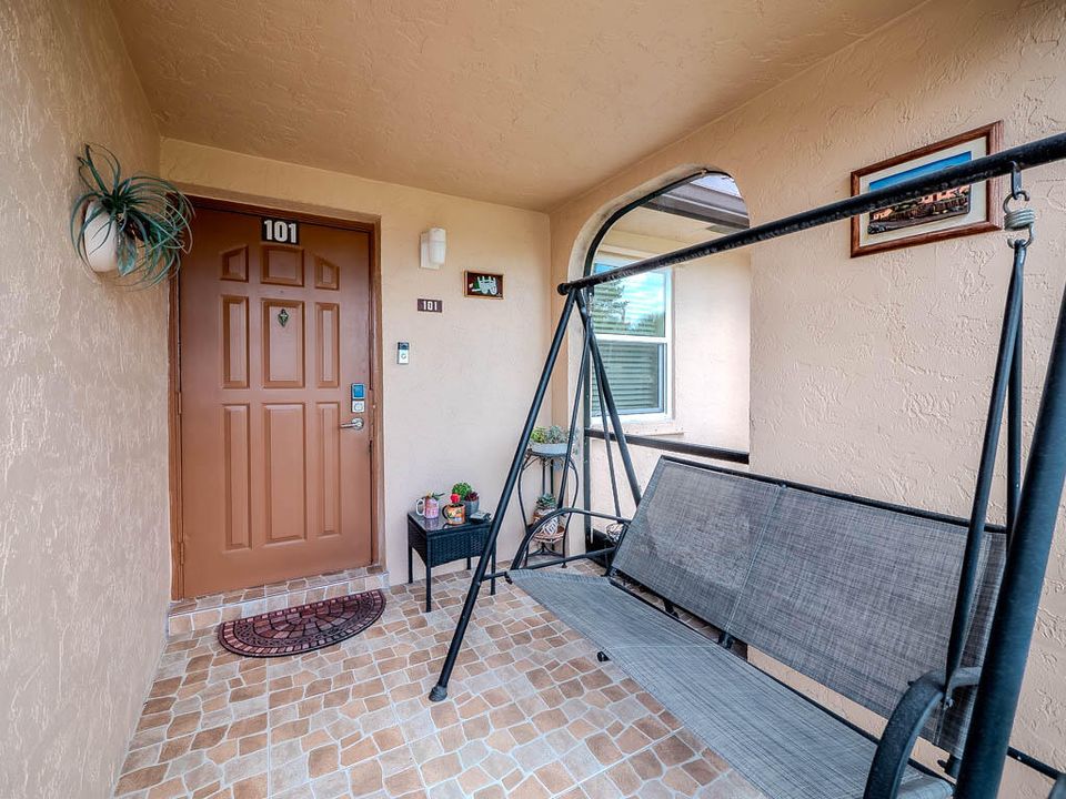 For Sale: $329,000 (2 beds, 2 baths, 1560 Square Feet)
