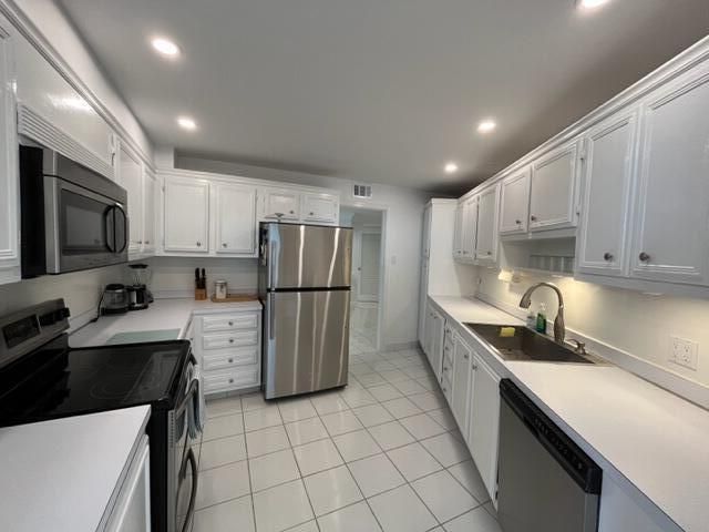 For Rent: $3,750 (2 beds, 2 baths, 1520 Square Feet)