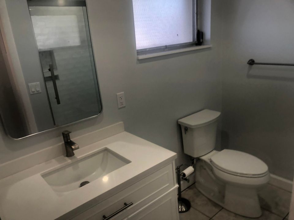 For Sale: $169,900 (1 beds, 1 baths, 611 Square Feet)