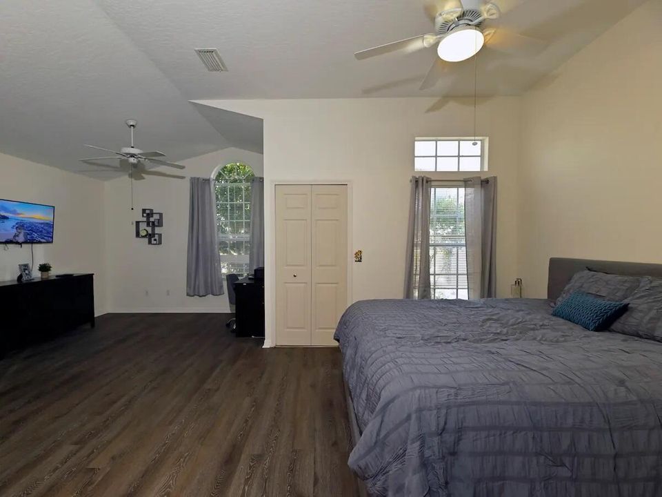 For Rent: $2,500 (2 beds, 2 baths, 1492 Square Feet)