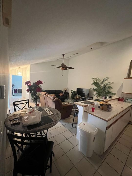 For Rent: $2,900 (2 beds, 2 baths, 1054 Square Feet)