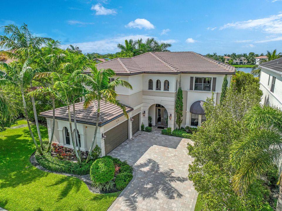 For Sale: $1,999,999 (5 beds, 4 baths, 4016 Square Feet)