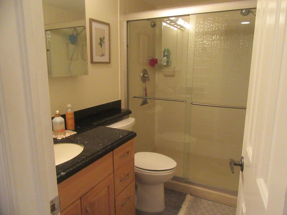 For Rent: $4,000 (2 beds, 2 baths, 1368 Square Feet)