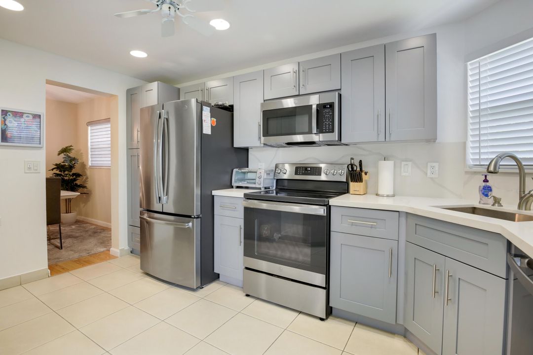 For Sale: $249,500 (2 beds, 2 baths, 1130 Square Feet)