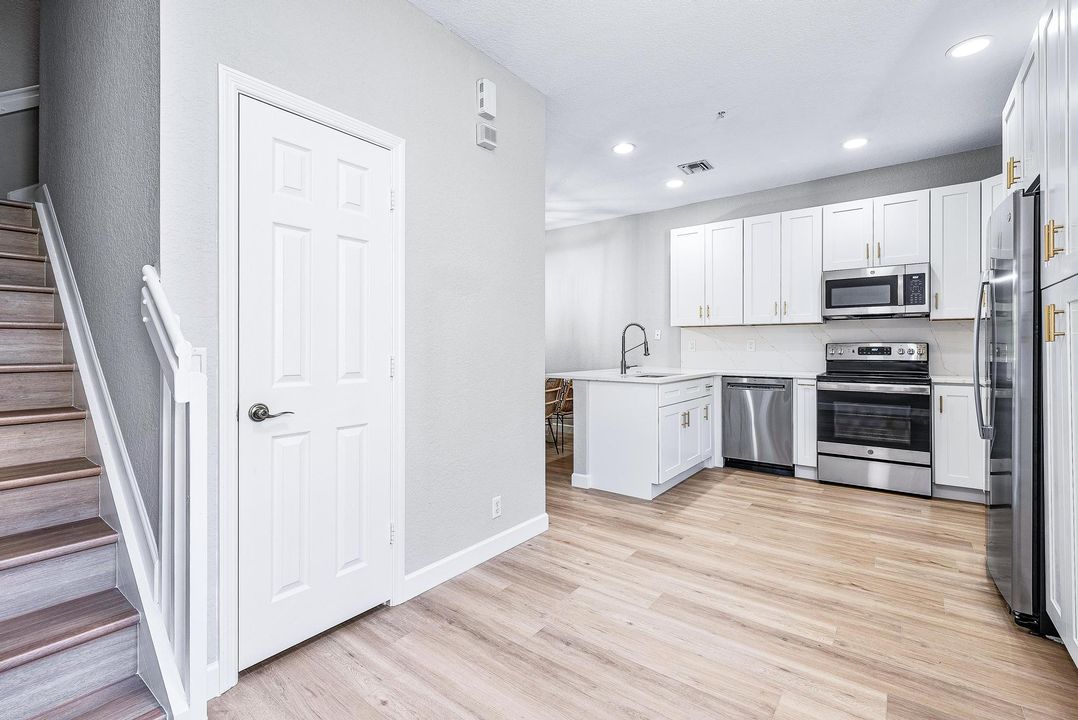 For Sale: $589,000 (2 beds, 2 baths, 1542 Square Feet)