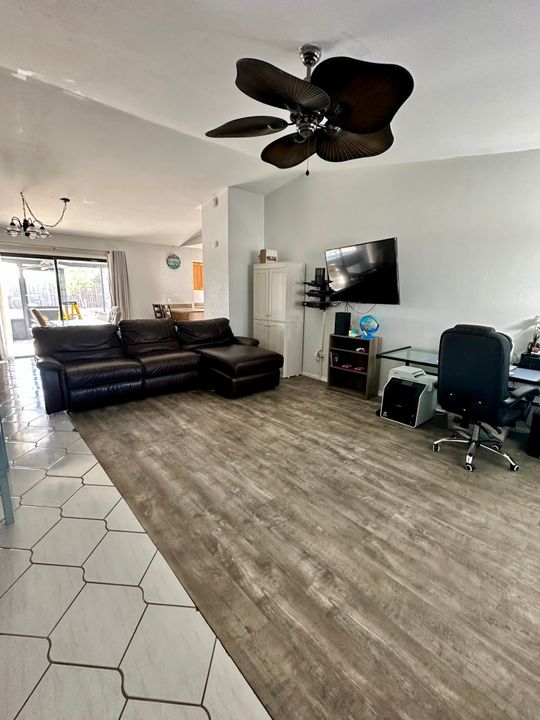 Active With Contract: $350,000 (3 beds, 2 baths, 1336 Square Feet)