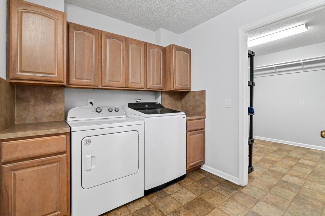 For Rent: $2,600 (2 beds, 2 baths, 1442 Square Feet)