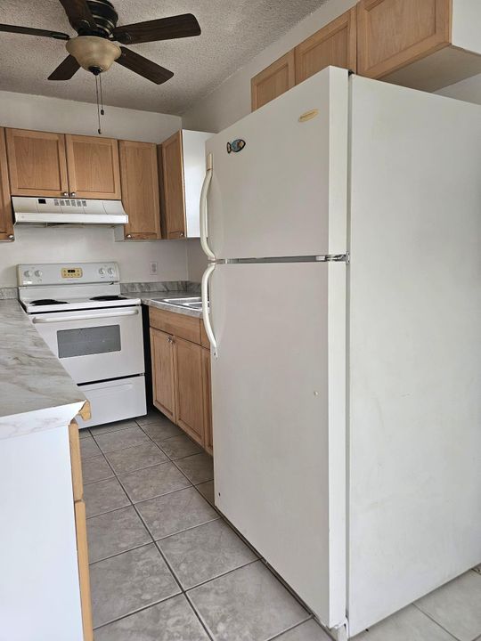 For Rent: $1,650 (1 beds, 1 baths, 630 Square Feet)