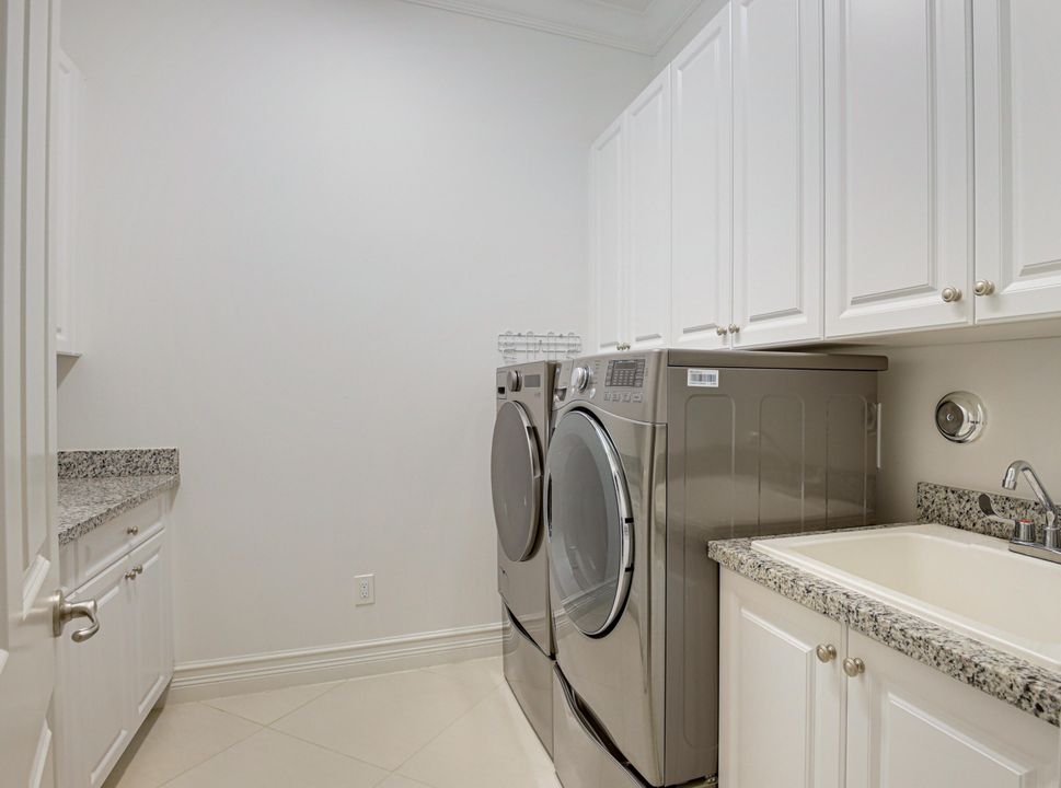 Active With Contract: $1,475,000 (3 beds, 3 baths, 3045 Square Feet)