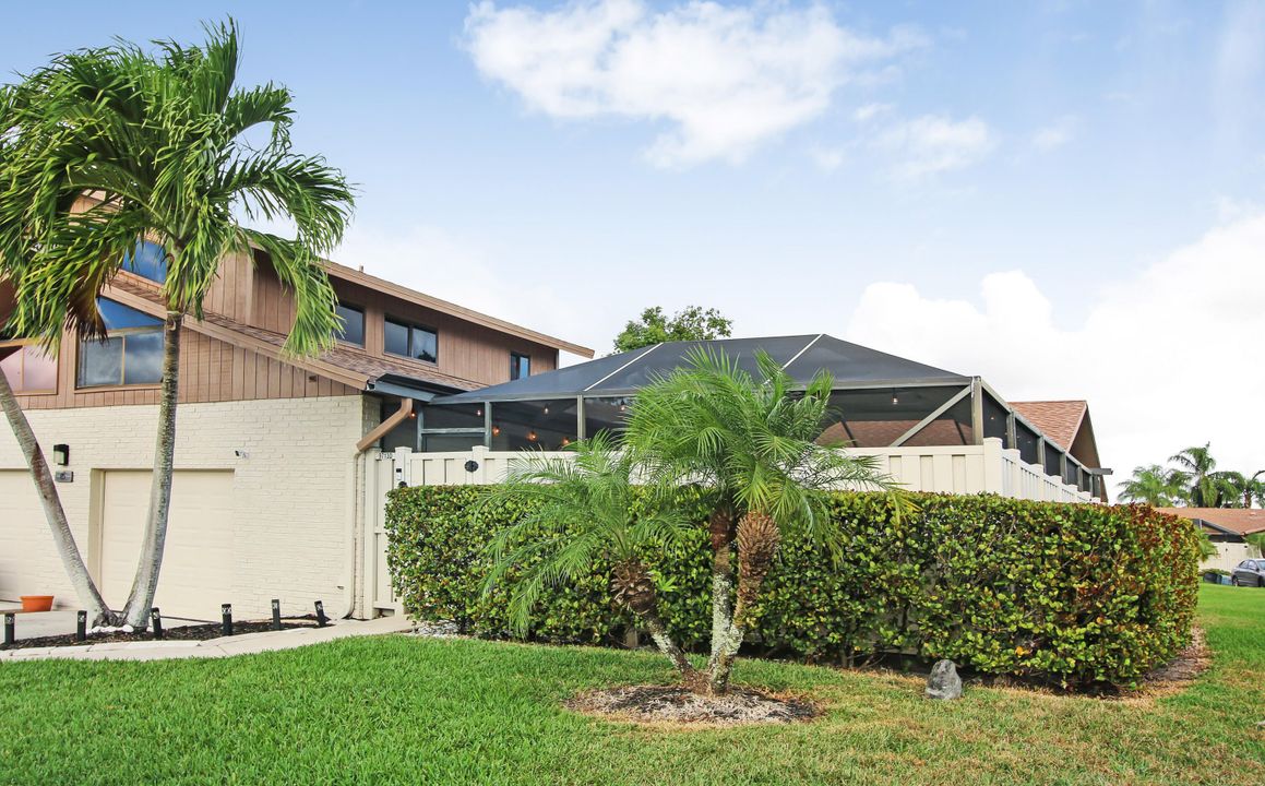 Active With Contract: $3,600 (3 beds, 3 baths, 1325 Square Feet)