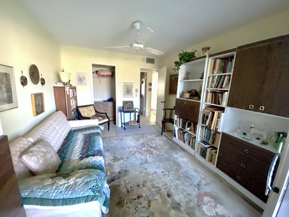 For Sale: $165,000 (2 beds, 2 baths, 1000 Square Feet)