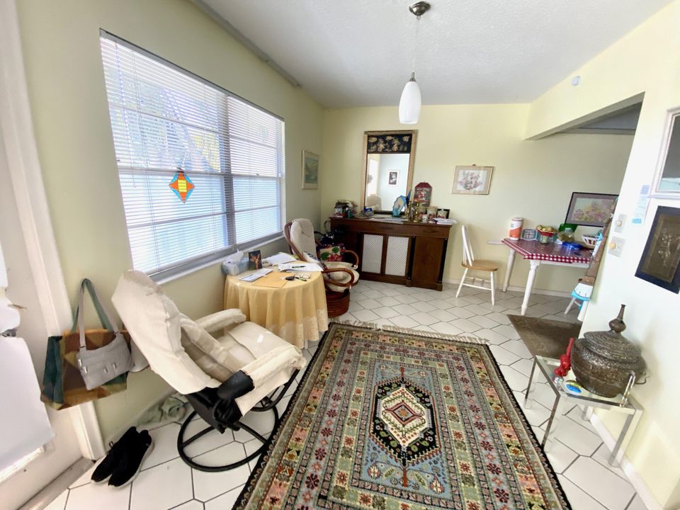 For Sale: $179,000 (2 beds, 2 baths, 1000 Square Feet)