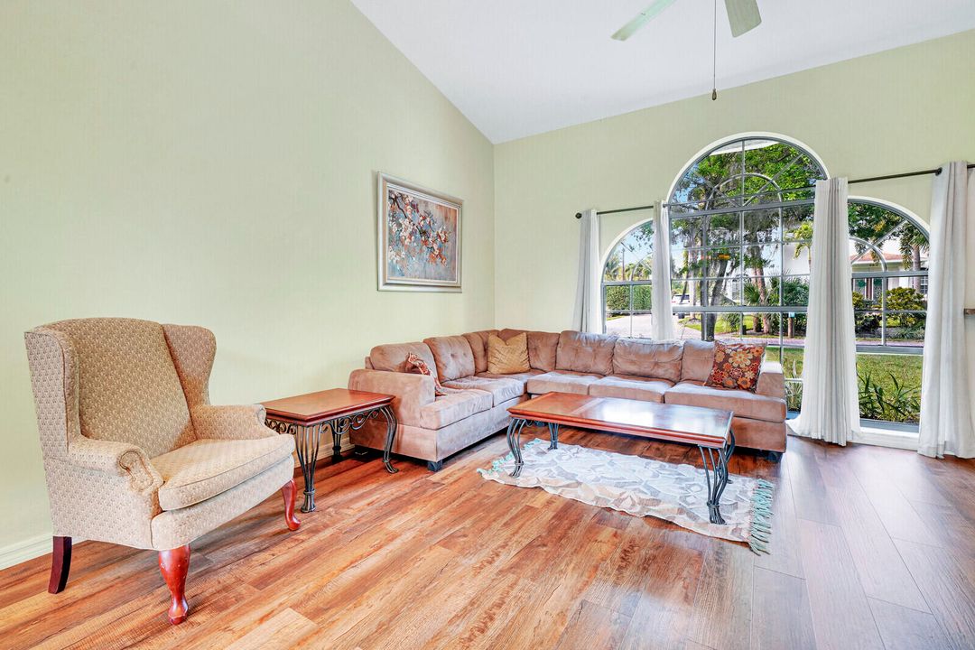 Active With Contract: $3,700 (3 beds, 2 baths, 1979 Square Feet)