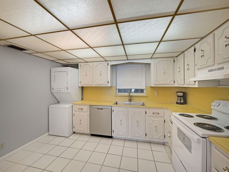 For Sale: $439,900 (2 beds, 2 baths, 1440 Square Feet)