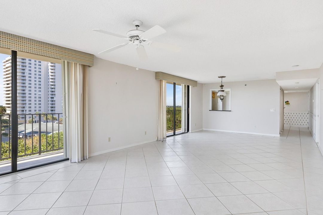 For Sale: $575,000 (2 beds, 2 baths, 1397 Square Feet)