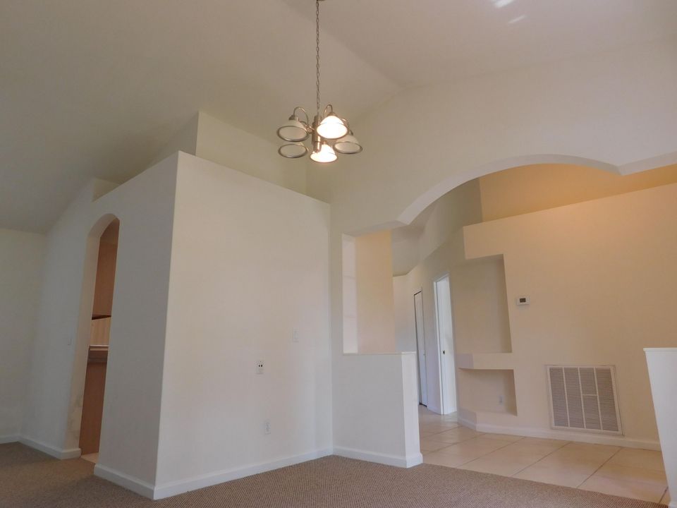 Active With Contract: $2,400 (3 beds, 2 baths, 1649 Square Feet)