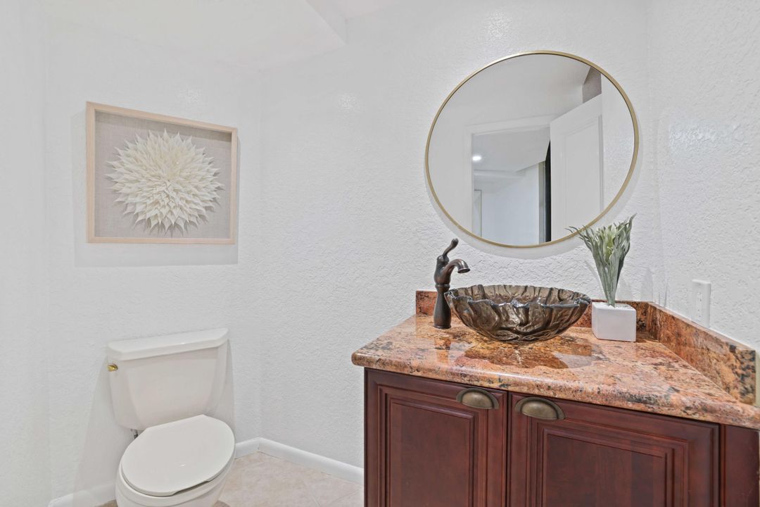 For Sale: $749,000 (2 beds, 2 baths, 1715 Square Feet)
