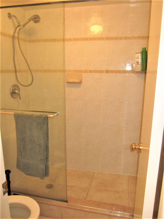 出租: $2,300 (2 贝兹, 2 浴室, 1175 平方英尺)