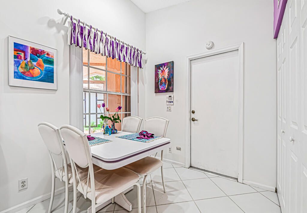 Active With Contract: $475,000 (3 beds, 2 baths, 1738 Square Feet)