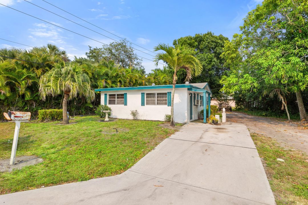 Active With Contract: $345,000 (3 beds, 1 baths, 980 Square Feet)
