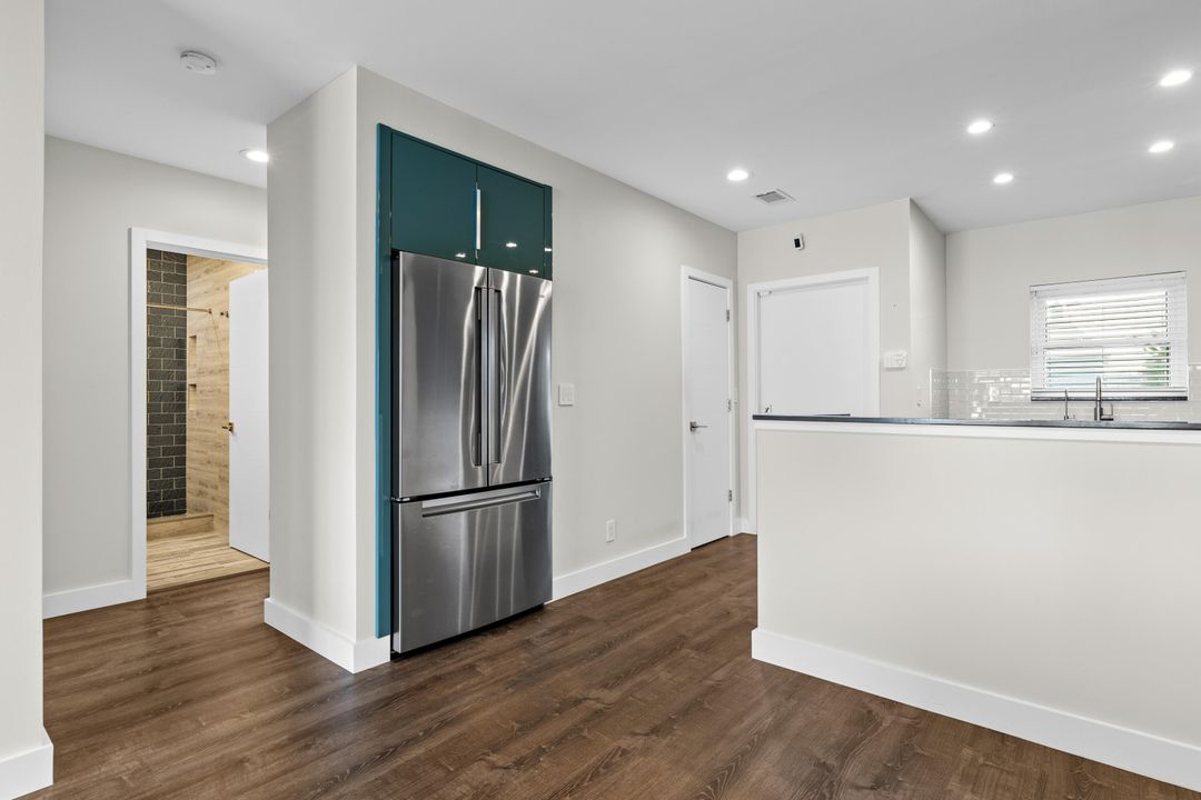 For Sale: $579,999 (2 beds, 2 baths, 1118 Square Feet)