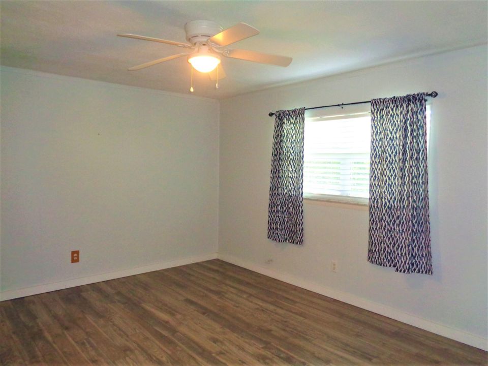 For Rent: $1,400 (1 beds, 1 baths, 650 Square Feet)