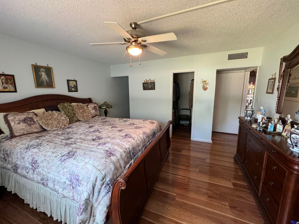 For Rent: $2,000 (2 beds, 2 baths, 1400 Square Feet)
