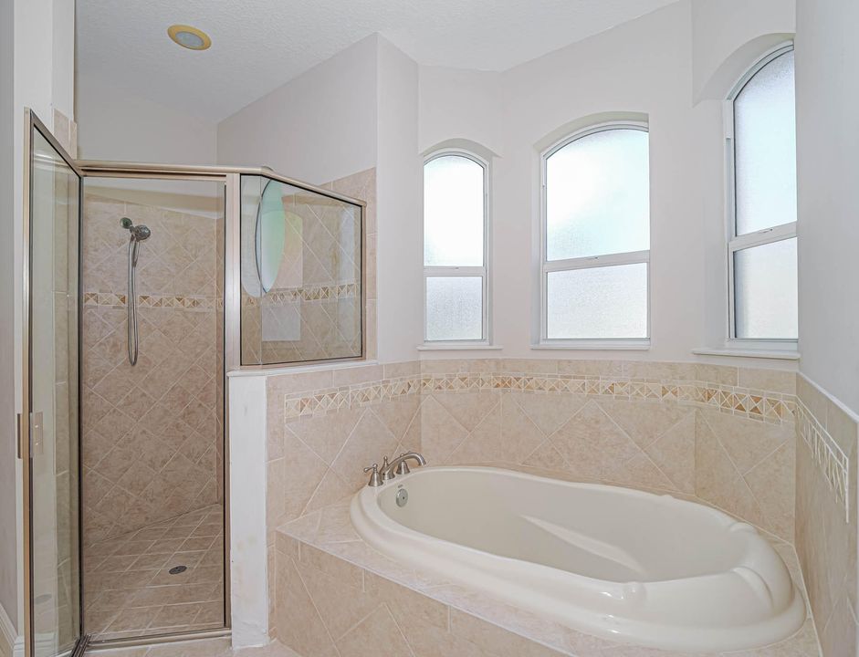 待售: $405,000 (3 贝兹, 2 浴室, 1897 平方英尺)