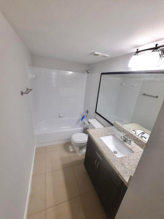 Active With Contract: $2,000 (2 beds, 2 baths, 728 Square Feet)