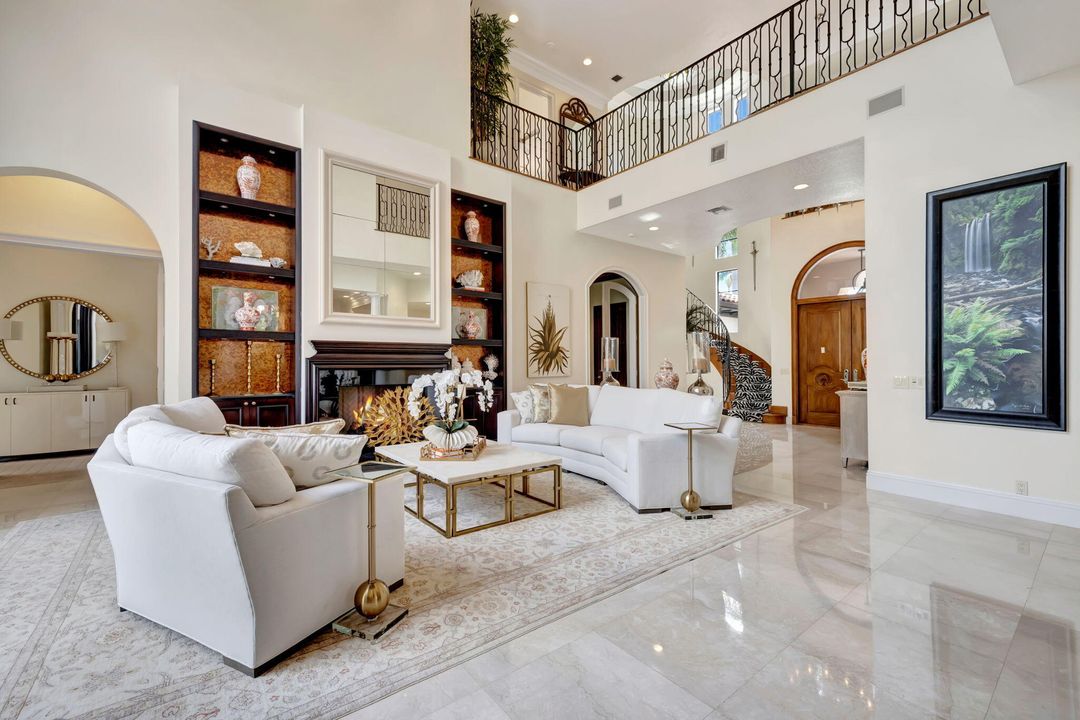 For Sale: $4,895,000 (6 beds, 7 baths, 6786 Square Feet)