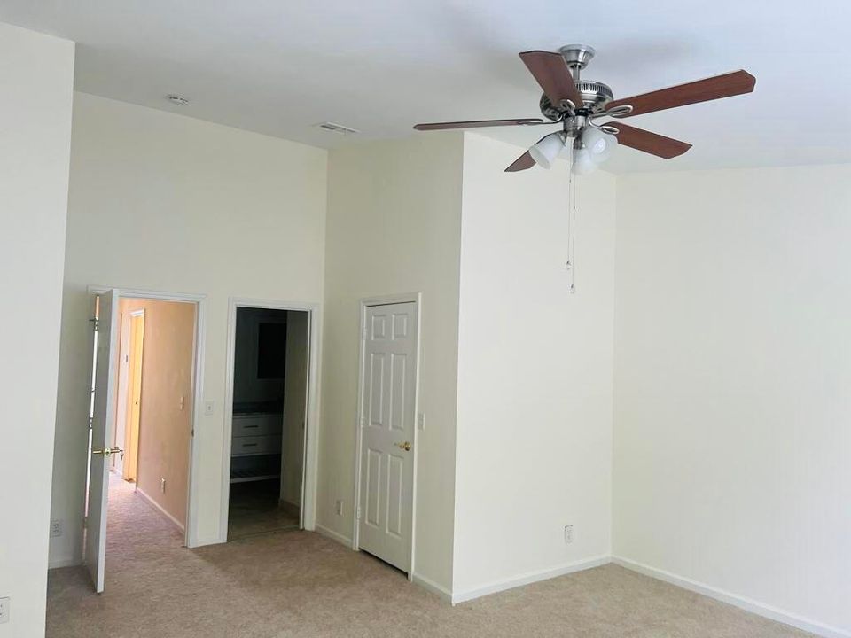 For Rent: $3,200 (2 beds, 2 baths, 1280 Square Feet)