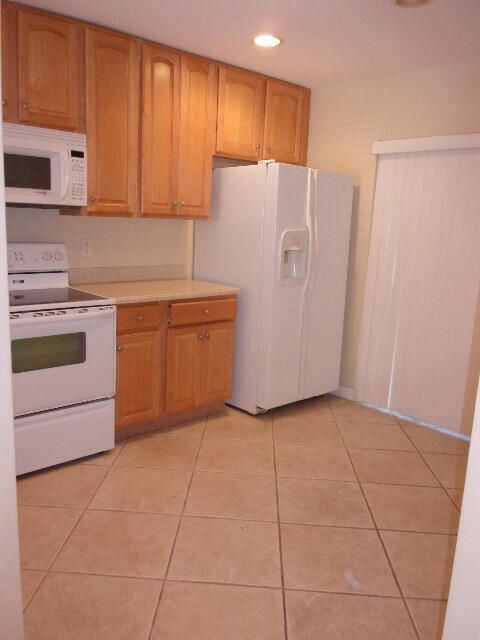 For Rent: $2,500 (2 beds, 2 baths, 1524 Square Feet)