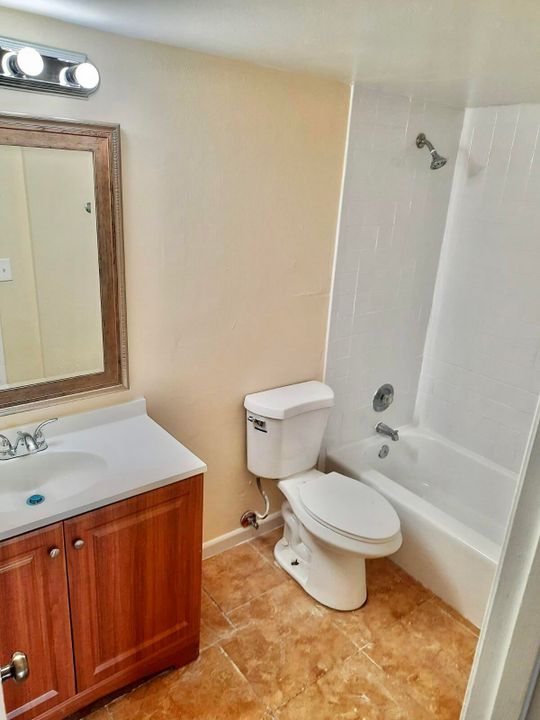 For Rent: $1,600 (1 beds, 1 baths, 800 Square Feet)