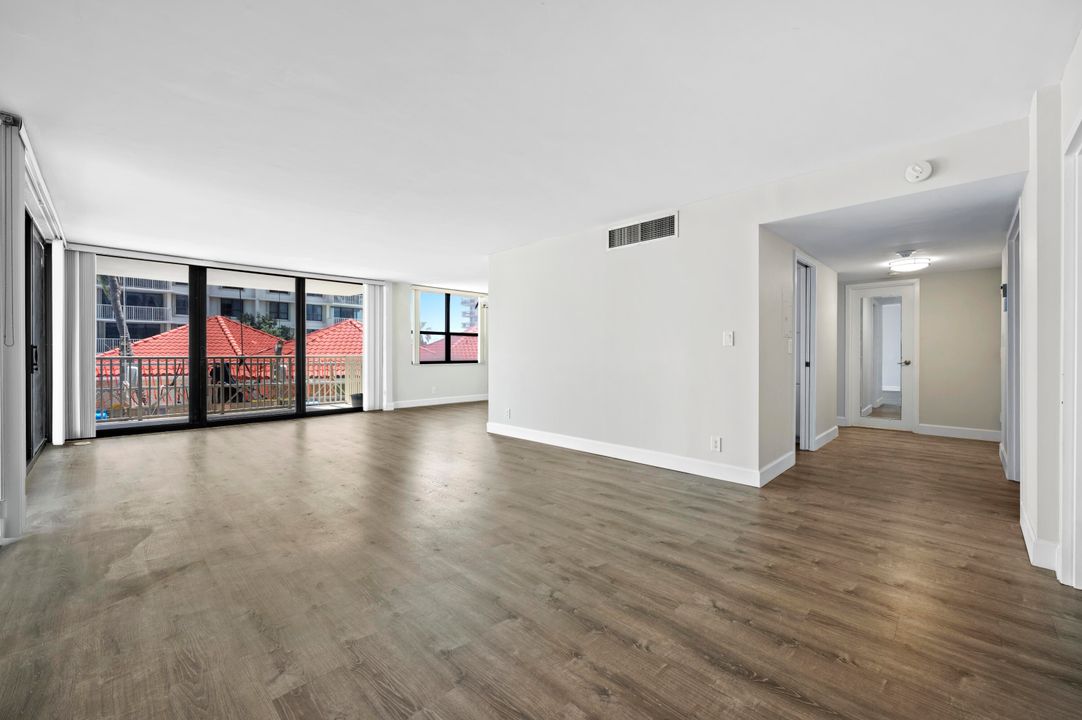For Sale: $515,000 (2 beds, 2 baths, 1330 Square Feet)
