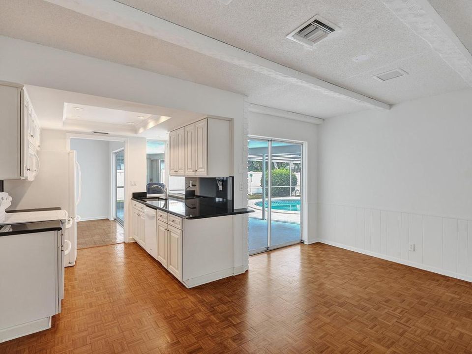 Active With Contract: $799,800 (4 beds, 2 baths, 1927 Square Feet)