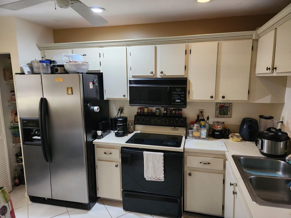 For Sale: $369,900 (2 beds, 2 baths, 1050 Square Feet)