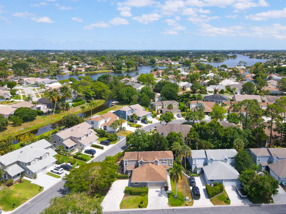 For Sale: $450,000 (3 beds, 2 baths, 1430 Square Feet)