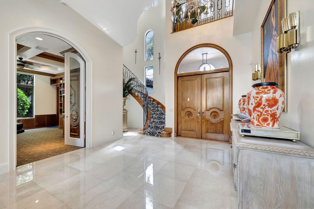 For Sale: $4,895,000 (6 beds, 7 baths, 6786 Square Feet)