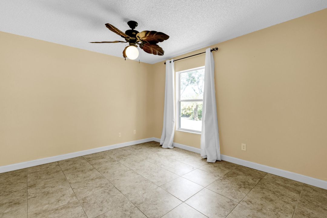 Active With Contract: $314,900 (3 beds, 2 baths, 1232 Square Feet)