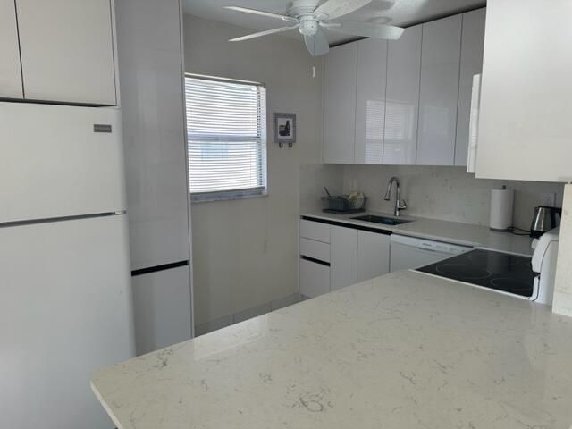 For Sale: $189,000 (2 beds, 2 baths, 960 Square Feet)