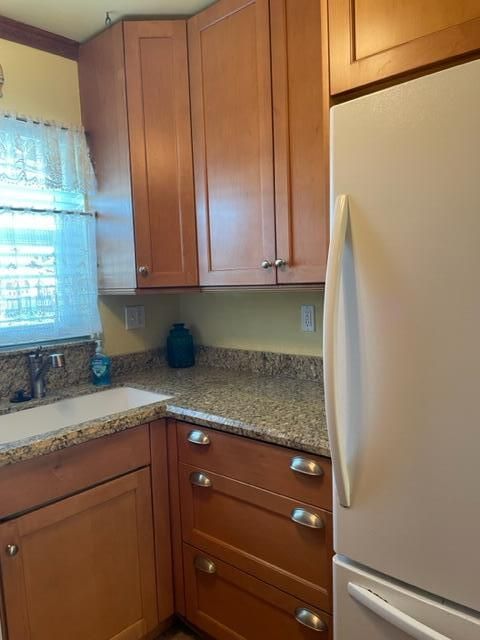 For Sale: $135,000 (1 beds, 1 baths, 761 Square Feet)