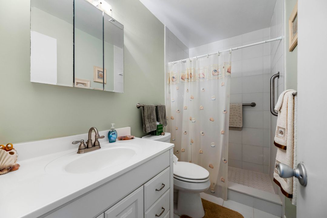 Active With Contract: $174,850 (2 beds, 2 baths, 1005 Square Feet)