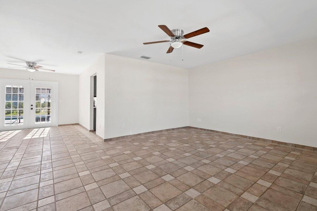 For Sale: $359,000 (3 beds, 2 baths, 1375 Square Feet)